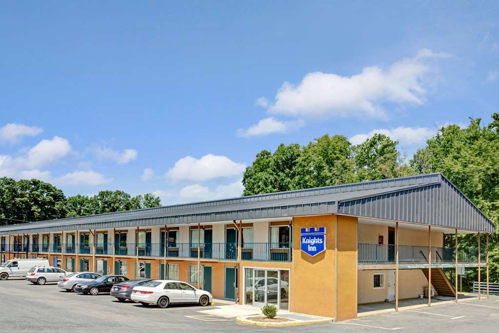 Red Roof Inn Fredericksburg North Exterior photo